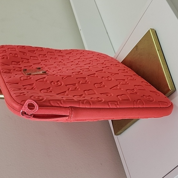 MARC  BY  MARC JACOBS Neon  Neoprene  Tablet Case - Picture 6 of 16